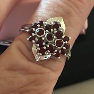 Elegant 925 Sterling Silver Red gemstone Floral Ring size 8